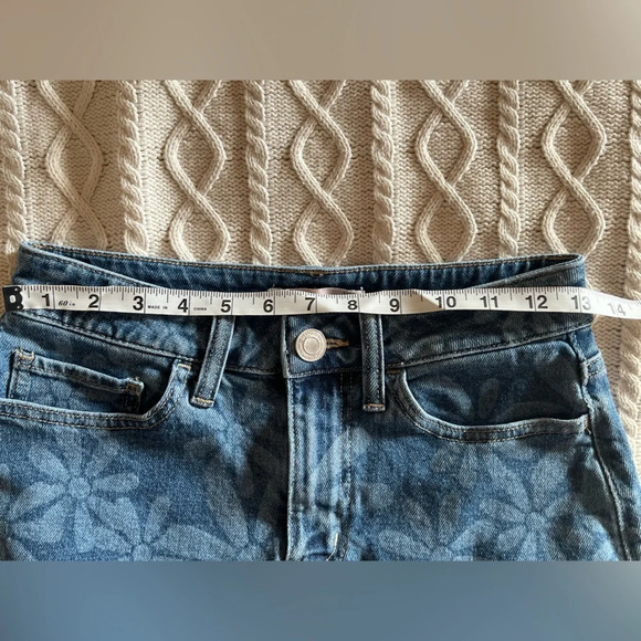 SO Brand High Rise “Mom” Jean Flower Short Junior Size 1/25W - Picture 11 of 12